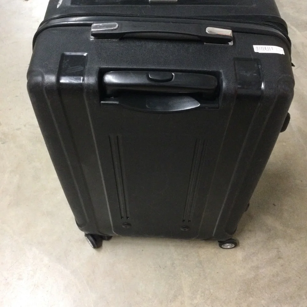TravelSmith Black Hardside Spinner Suitcase